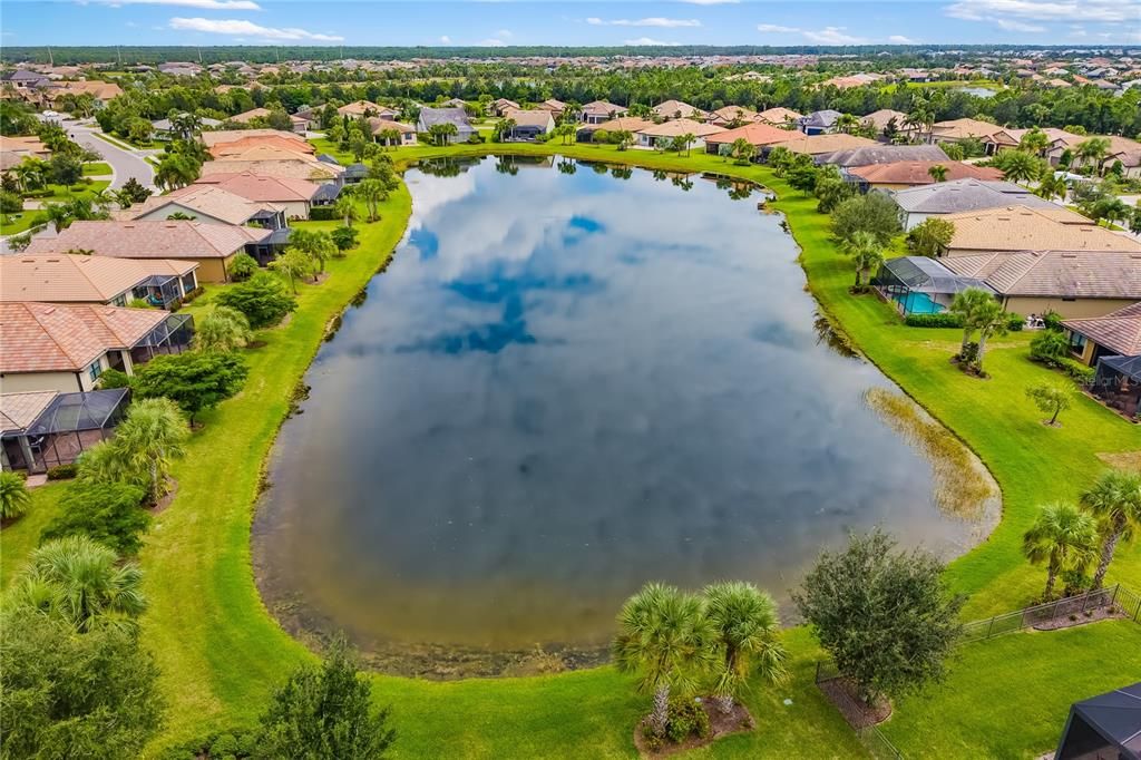 Под контрактом: $885,000 (3 спален, 3 ванн, 2488 Квадратных фут)