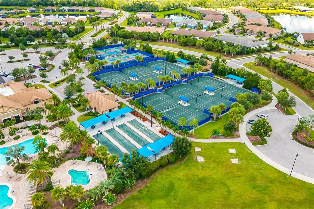 Под контрактом: $885,000 (3 спален, 3 ванн, 2488 Квадратных фут)