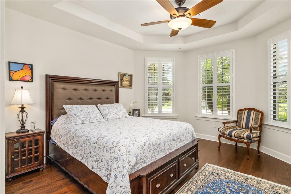 Под контрактом: $885,000 (3 спален, 3 ванн, 2488 Квадратных фут)