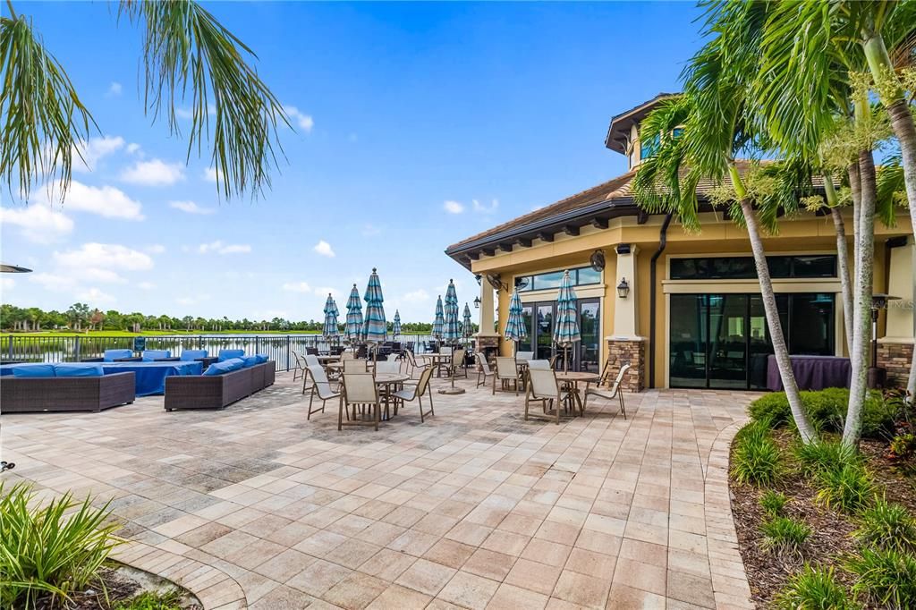 Под контрактом: $885,000 (3 спален, 3 ванн, 2488 Квадратных фут)