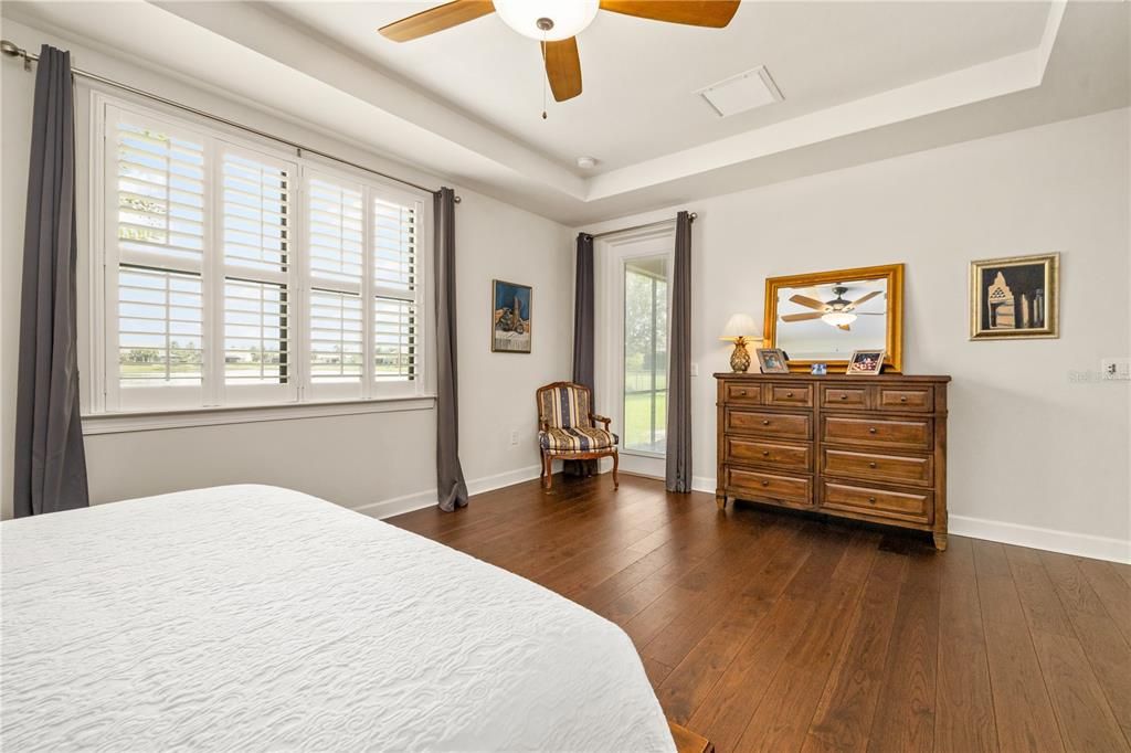 Под контрактом: $885,000 (3 спален, 3 ванн, 2488 Квадратных фут)