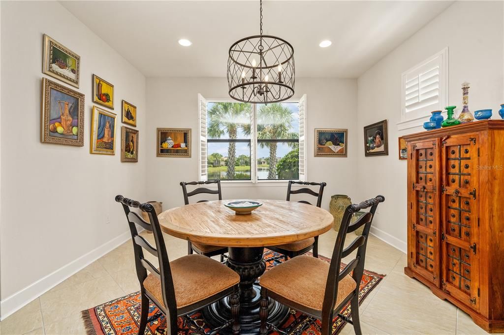 Под контрактом: $885,000 (3 спален, 3 ванн, 2488 Квадратных фут)