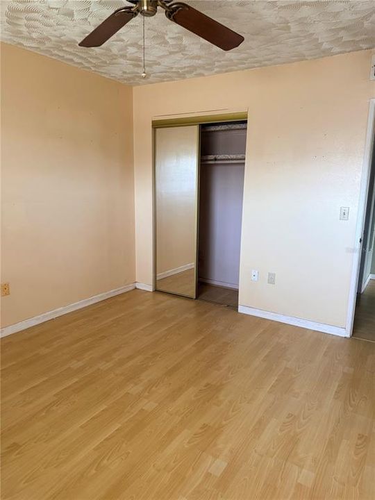 На продажу: $109,000 (2 спален, 1 ванн, 970 Квадратных фут)