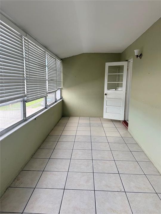 На продажу: $109,000 (2 спален, 1 ванн, 970 Квадратных фут)