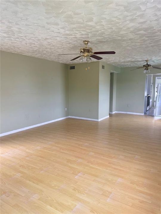 На продажу: $109,000 (2 спален, 1 ванн, 970 Квадратных фут)