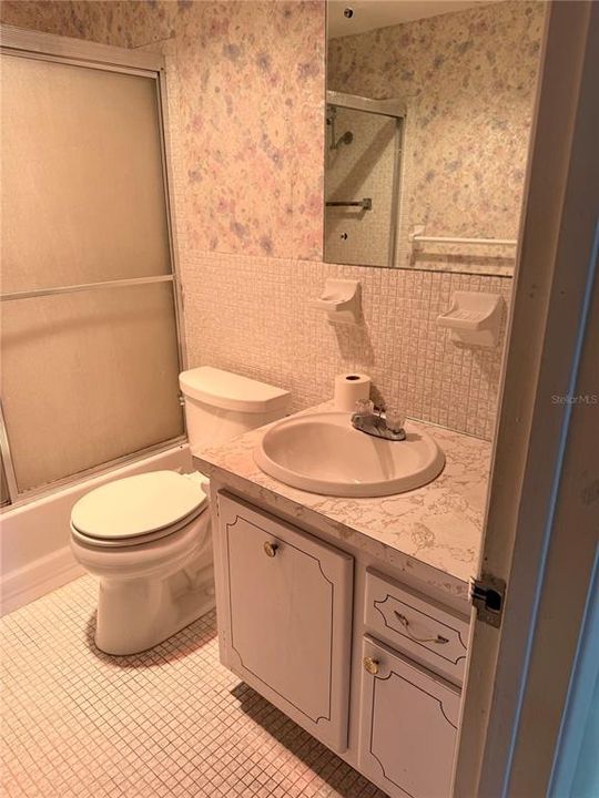 На продажу: $109,000 (2 спален, 1 ванн, 970 Квадратных фут)