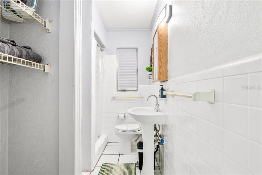 合同活跃: $1,500 (1 贝兹, 1 浴室, 517 平方英尺)