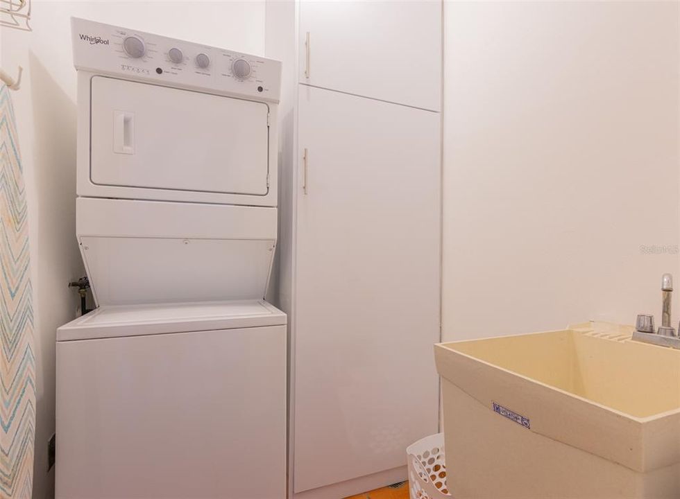 For Sale: $745,000 (3 beds, 3 baths, 1723 Square Feet)