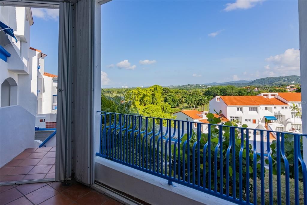 For Sale: $745,000 (3 beds, 3 baths, 1723 Square Feet)