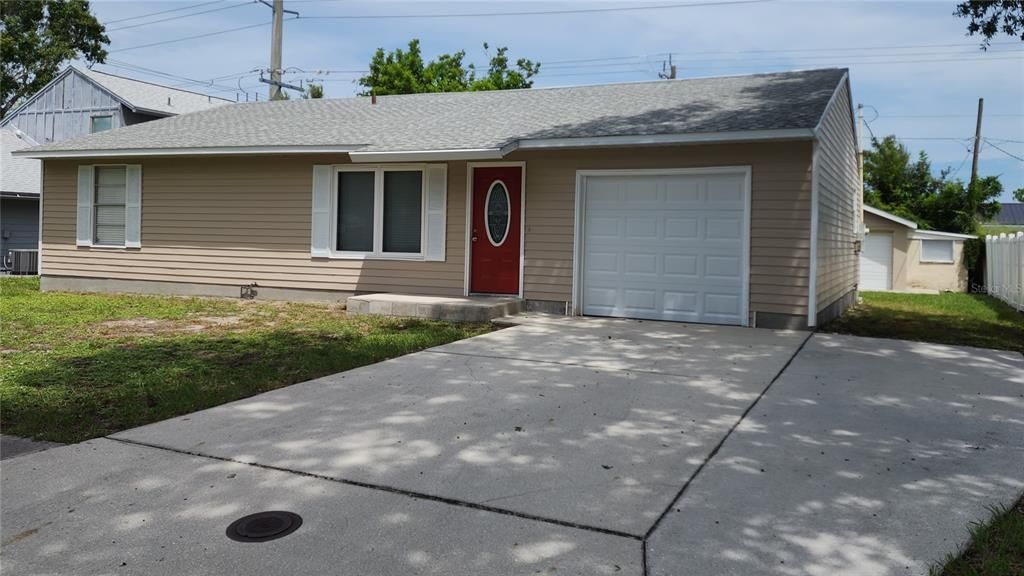 Active With Contract: $350,000 (4 beds, 2 baths, 1152 Square Feet)