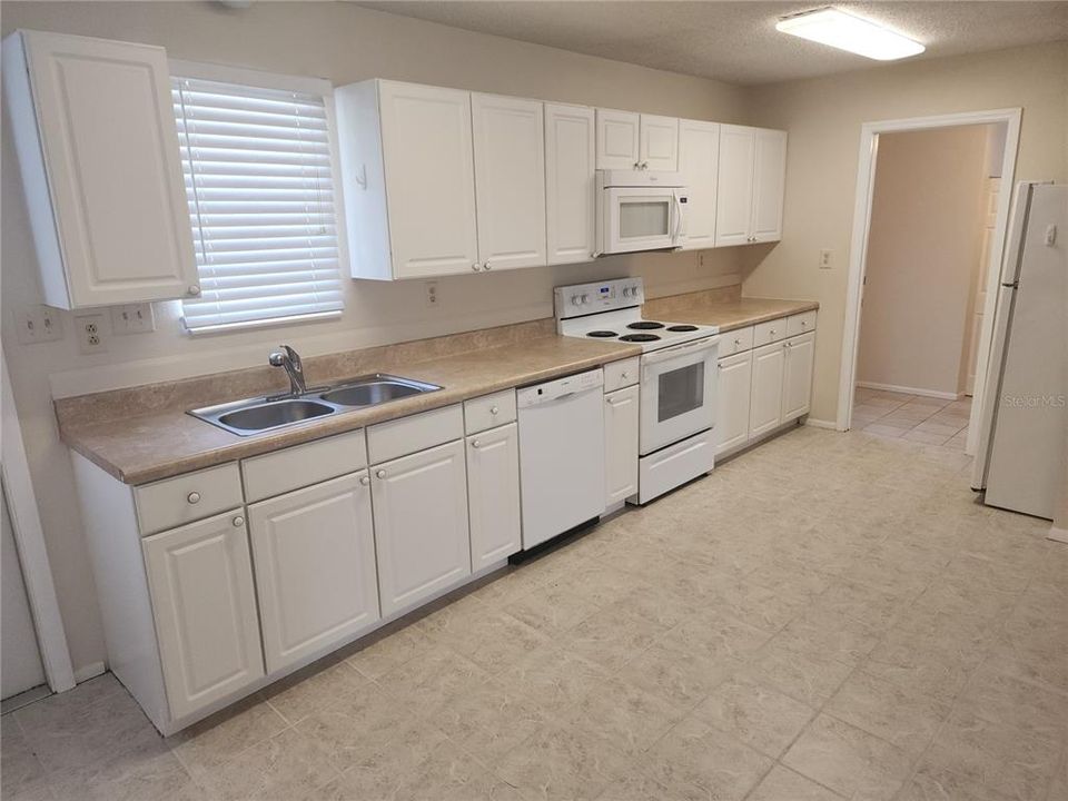 Active With Contract: $350,000 (4 beds, 2 baths, 1152 Square Feet)