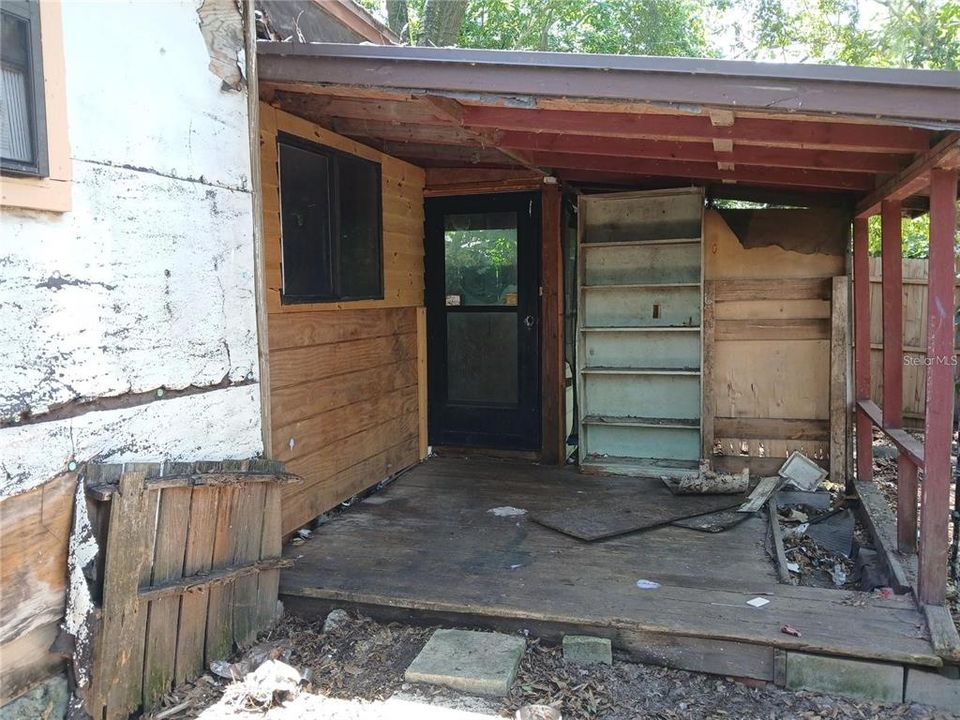For Sale: $77,000 (3 beds, 1 baths, 1036 Square Feet)