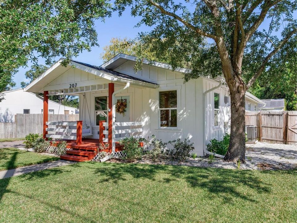 合同活跃: $579,000 (3 贝兹, 2 浴室, 1504 平方英尺)