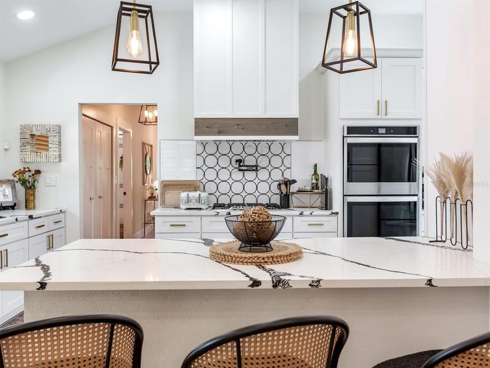 合同活跃: $579,000 (3 贝兹, 2 浴室, 1504 平方英尺)