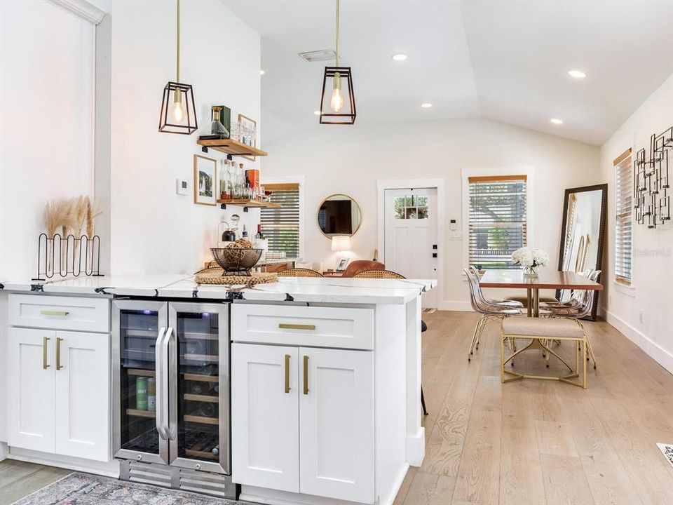 合同活跃: $579,000 (3 贝兹, 2 浴室, 1504 平方英尺)