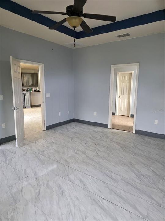 For Sale: $529,000 (5 beds, 3 baths, 2494 Square Feet)