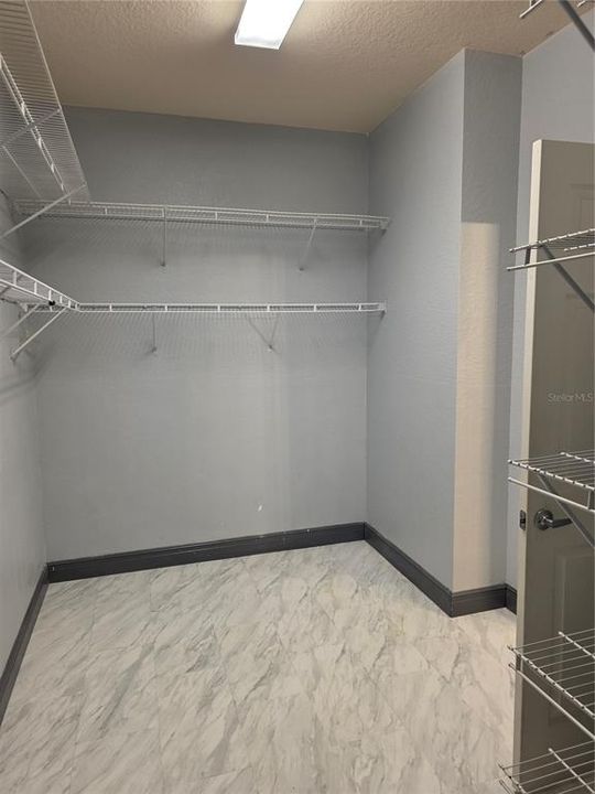 For Sale: $529,000 (5 beds, 3 baths, 2494 Square Feet)