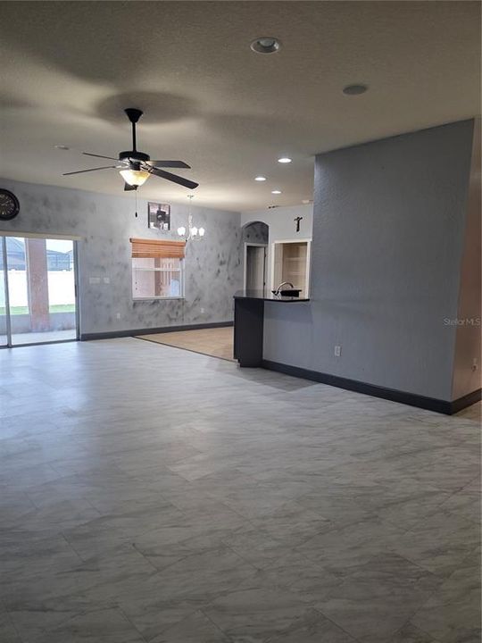 For Sale: $529,000 (5 beds, 3 baths, 2494 Square Feet)