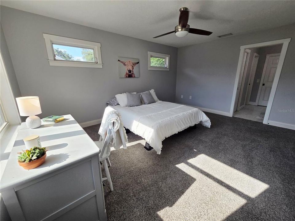 En Venta: $1,199,000 (5 camas, 5 baños, 4610 Pies cuadrados)