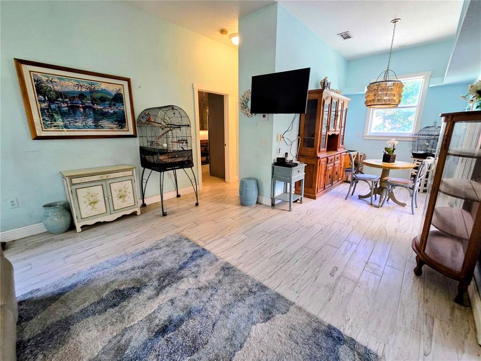 En Venta: $1,199,000 (5 camas, 5 baños, 4610 Pies cuadrados)