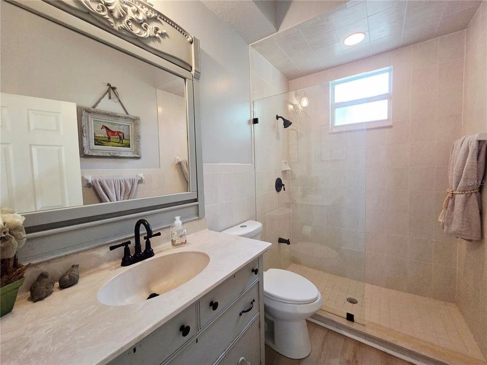 En Venta: $1,199,000 (5 camas, 5 baños, 4610 Pies cuadrados)