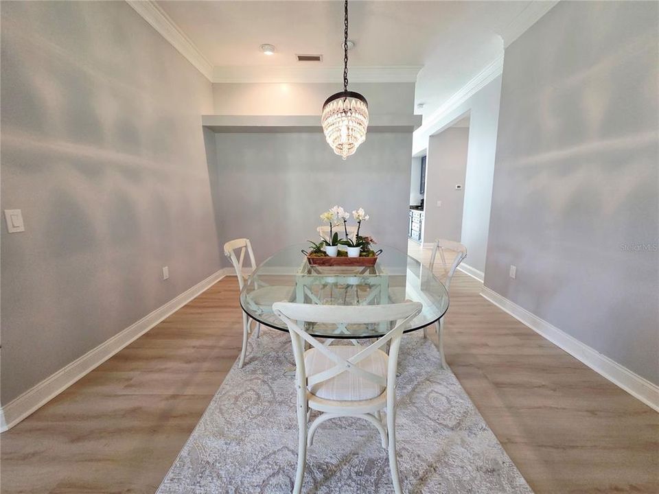 En Venta: $1,199,000 (5 camas, 5 baños, 4610 Pies cuadrados)