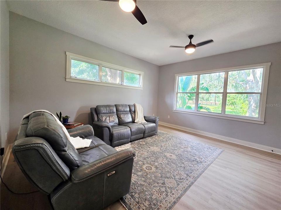 En Venta: $1,199,000 (5 camas, 5 baños, 4610 Pies cuadrados)