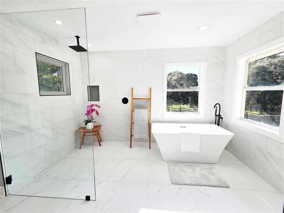 En Venta: $1,199,000 (5 camas, 5 baños, 4610 Pies cuadrados)