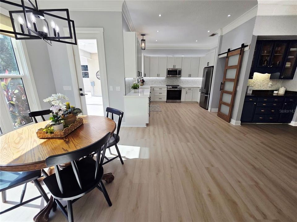 En Venta: $1,199,000 (5 camas, 5 baños, 4610 Pies cuadrados)