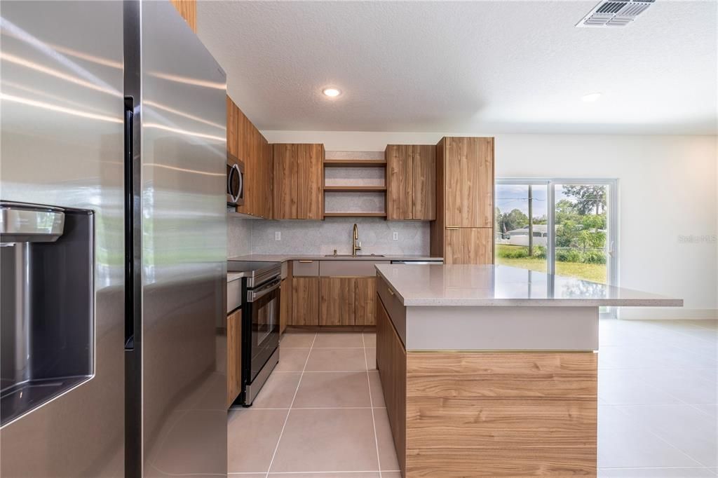 For Sale: $294,900 (3 beds, 2 baths, 1250 Square Feet)