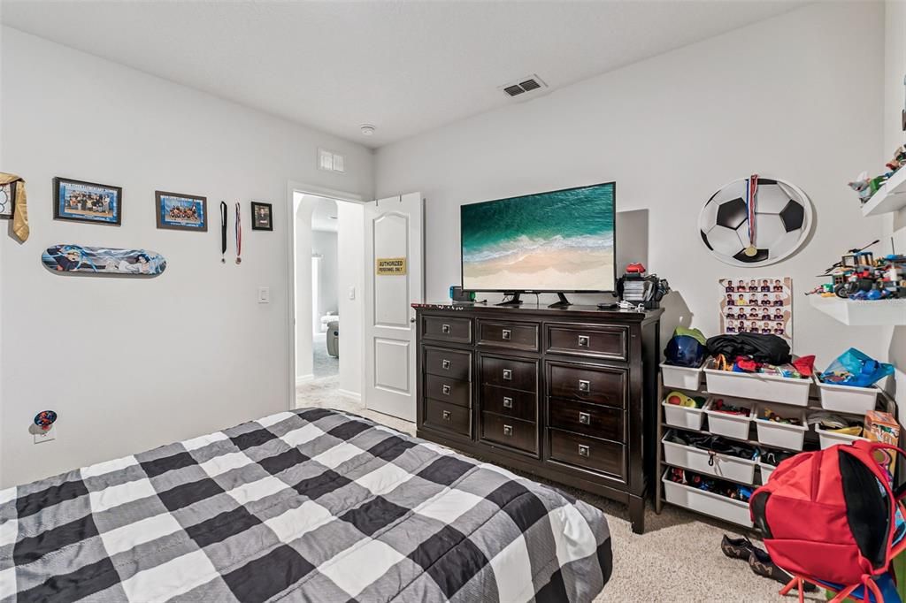 Active With Contract: $329,998 (3 beds, 2 baths, 1532 Square Feet)