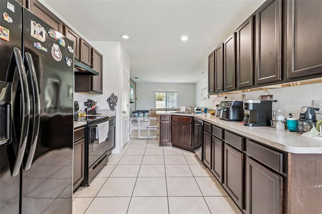 Active With Contract: $329,998 (3 beds, 2 baths, 1532 Square Feet)