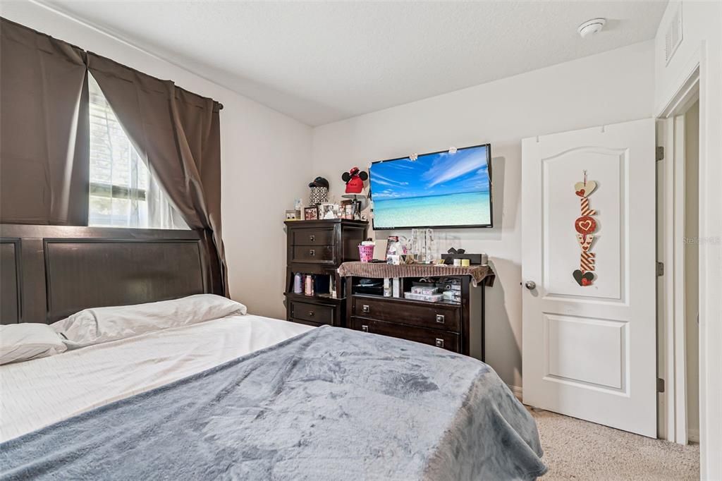 Active With Contract: $329,998 (3 beds, 2 baths, 1532 Square Feet)