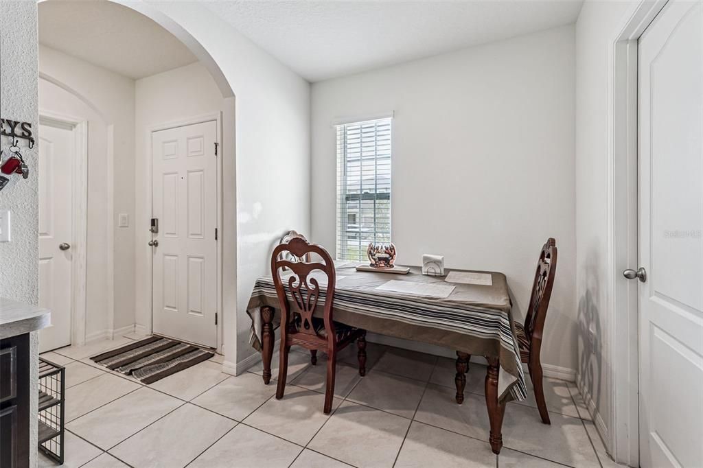 Active With Contract: $329,998 (3 beds, 2 baths, 1532 Square Feet)