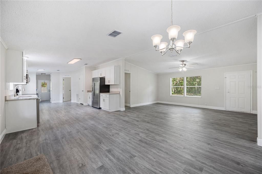 For Sale: $259,000 (4 beds, 2 baths, 1620 Square Feet)