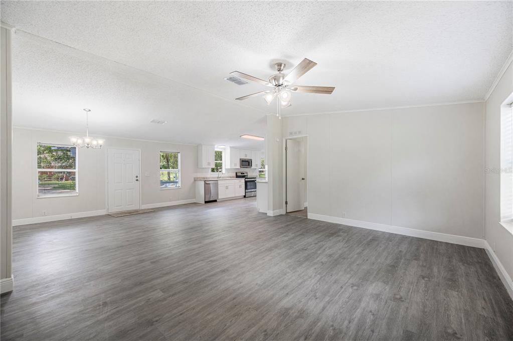 For Sale: $259,000 (4 beds, 2 baths, 1620 Square Feet)