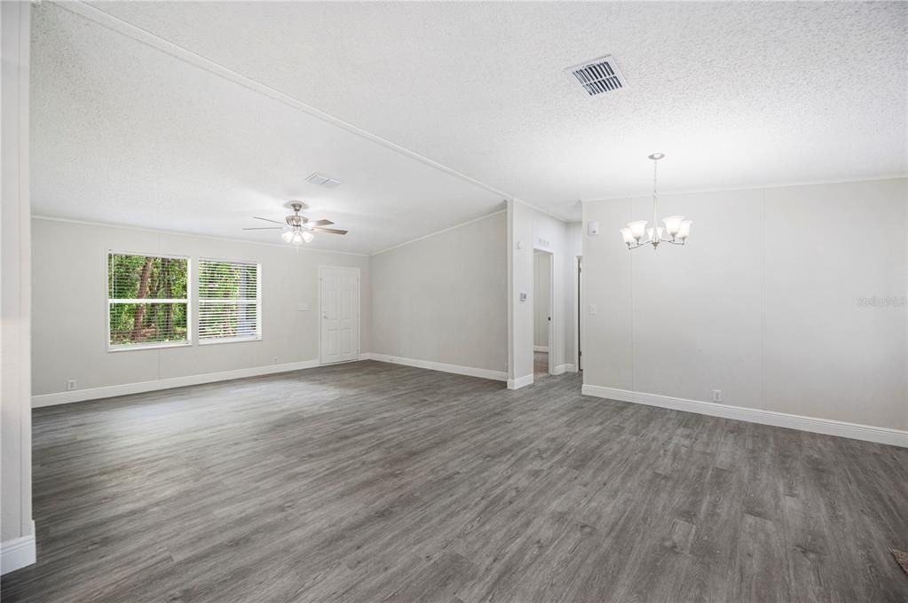 For Sale: $259,000 (4 beds, 2 baths, 1620 Square Feet)