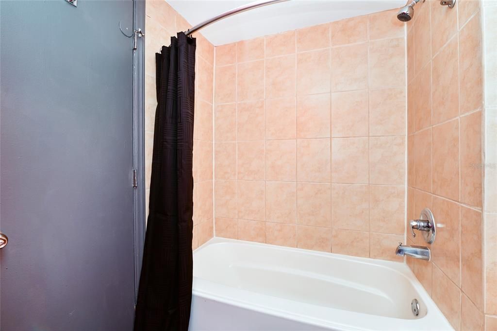 Activo con contrato: $205,000 (1 camas, 1 baños, 425 Pies cuadrados)