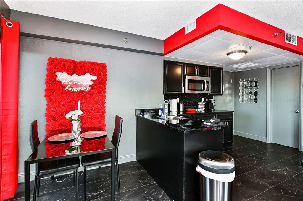 Activo con contrato: $205,000 (1 camas, 1 baños, 425 Pies cuadrados)