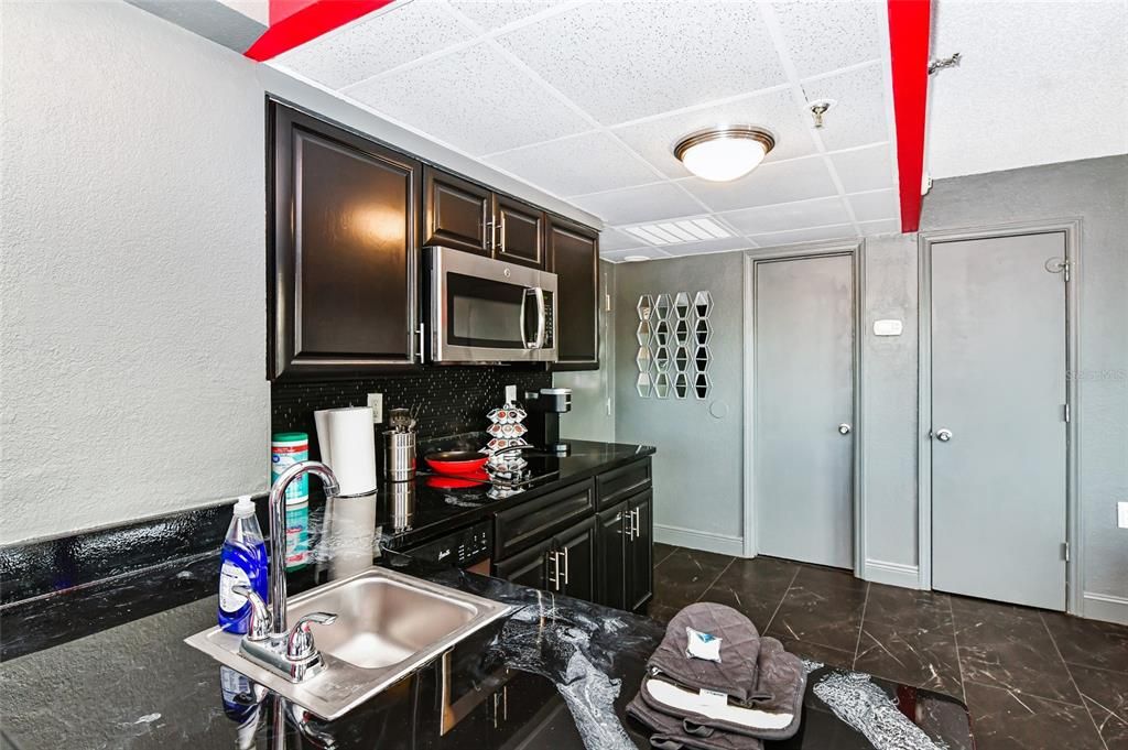 Activo con contrato: $205,000 (1 camas, 1 baños, 425 Pies cuadrados)