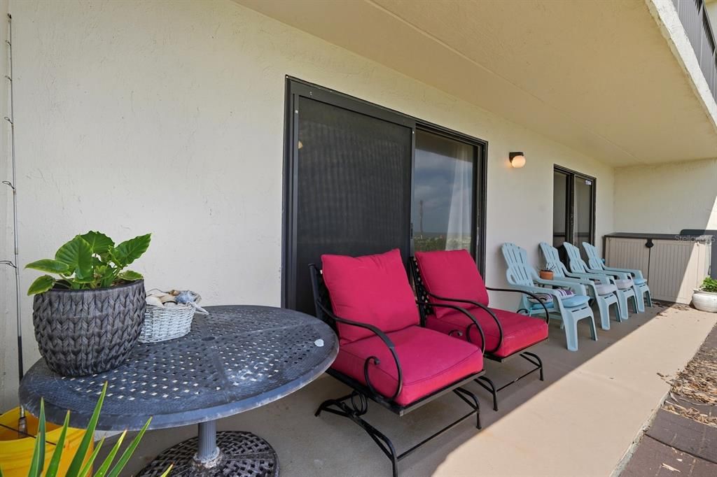 待售: $235,000 (2 贝兹, 2 浴室, 1025 平方英尺)