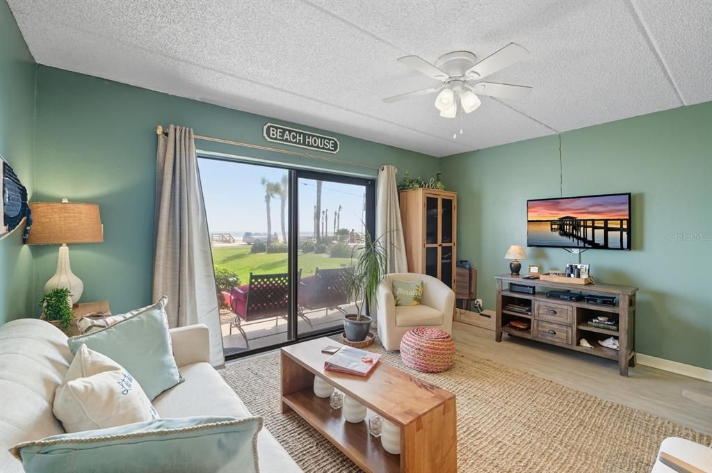 待售: $235,000 (2 贝兹, 2 浴室, 1025 平方英尺)