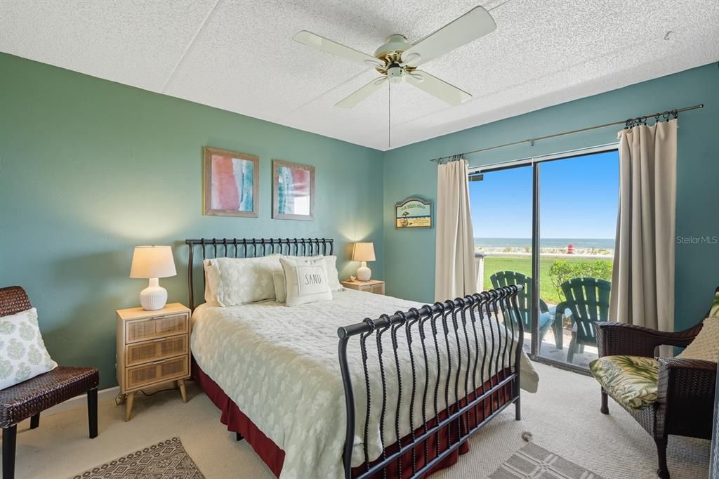 待售: $235,000 (2 贝兹, 2 浴室, 1025 平方英尺)