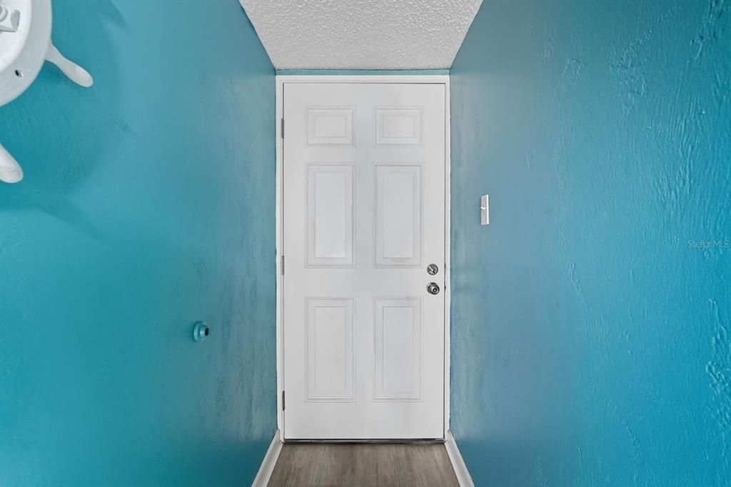 待售: $235,000 (2 贝兹, 2 浴室, 1025 平方英尺)