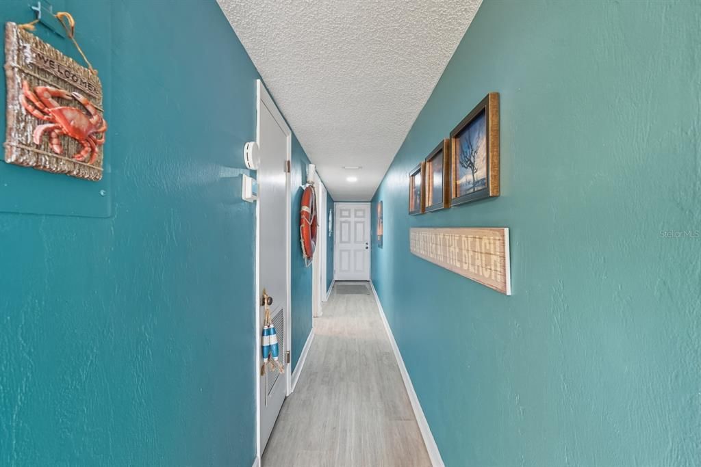 待售: $235,000 (2 贝兹, 2 浴室, 1025 平方英尺)