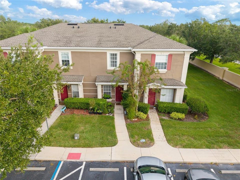 For Sale: $299,900 (2 beds, 2 baths, 1071 Square Feet)