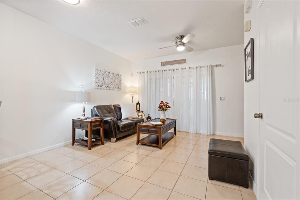 For Sale: $299,900 (2 beds, 2 baths, 1071 Square Feet)