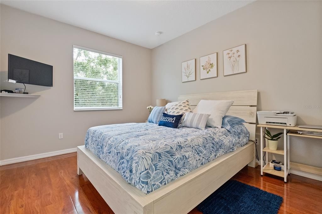 For Sale: $299,900 (2 beds, 2 baths, 1071 Square Feet)