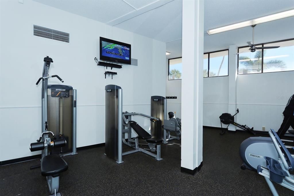 出租: $4,500 (2 贝兹, 2 浴室, 1152 平方英尺)