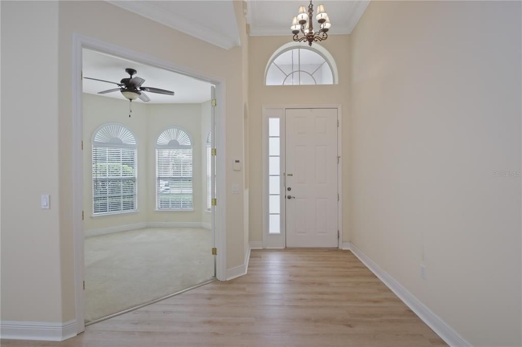 合同活跃: $398,000 (3 贝兹, 2 浴室, 2129 平方英尺)